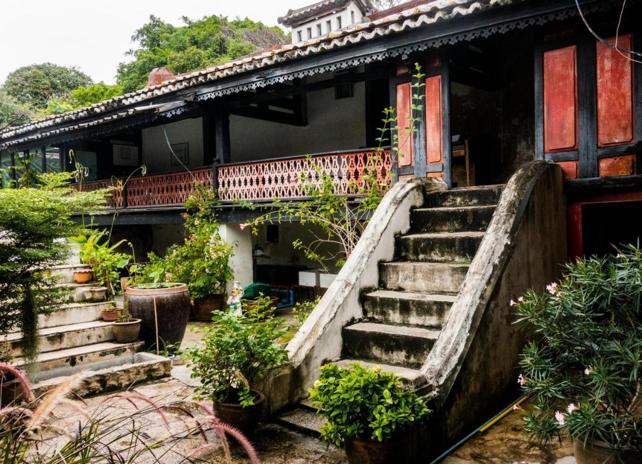 Four Sisters Homestay بانكوك المظهر الخارجي الصورة